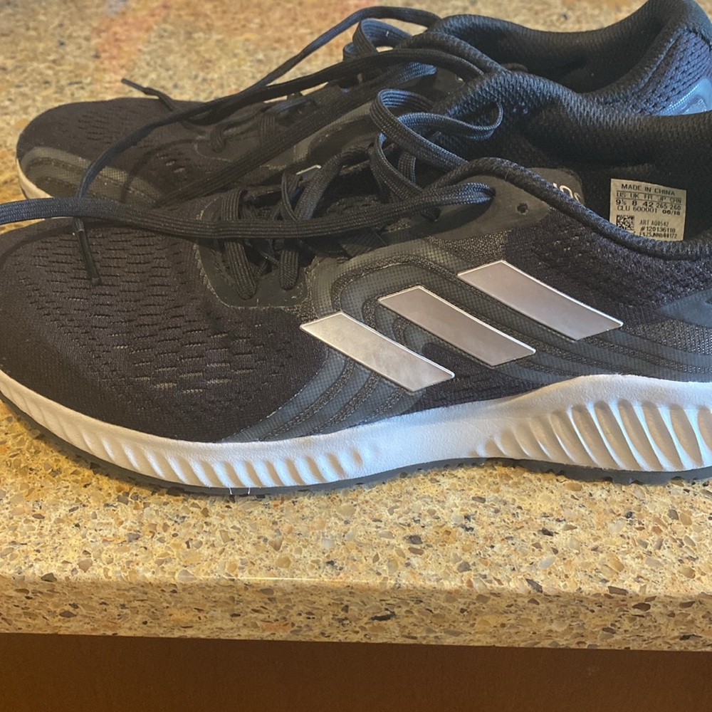 Adidas women’s AeroBounce Sneakers
